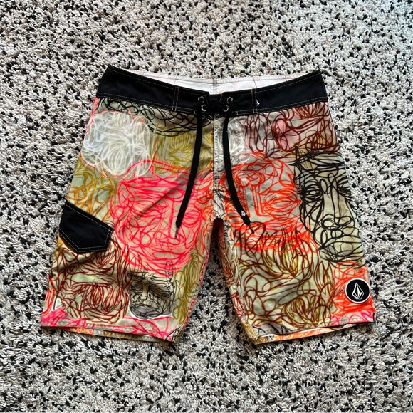 Volcom Men's Multicolor Graphic Shorts - Picture 1 of 14